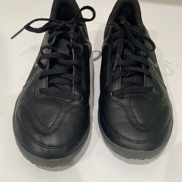 Tiempo Nike turf soccer cleats 4Y black and gray - Picture 7 of 8